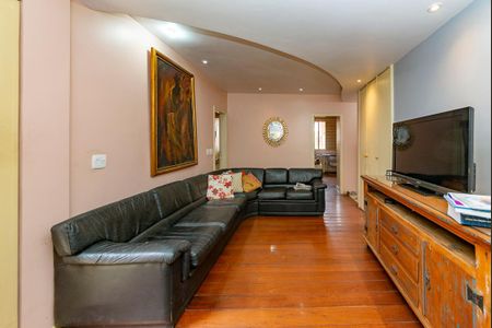 Casa à venda com 622m², 5 quartos e 5 vagas Casa à venda com 622m², 5 quartos e 5 vagasSala 3