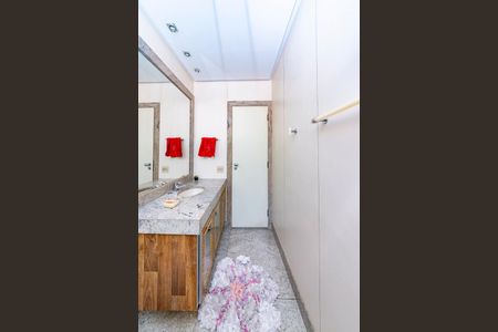 Casa à venda com 622m², 5 quartos e 5 vagas Casa à venda com 622m², 5 quartos e 5 vagasBanheiro da Suíte 3