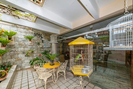 Casa à venda com 622m², 5 quartos e 5 vagas Casa à venda com 622m², 5 quartos e 5 vagasJardim