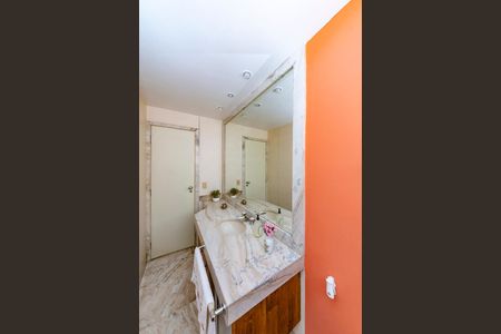 Casa à venda com 622m², 5 quartos e 5 vagas Casa à venda com 622m², 5 quartos e 5 vagasLavabo