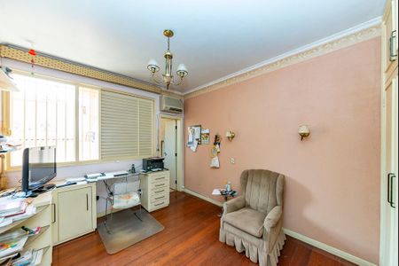 Casa à venda com 622m², 5 quartos e 5 vagas Casa à venda com 622m², 5 quartos e 5 vagasSuíte 2