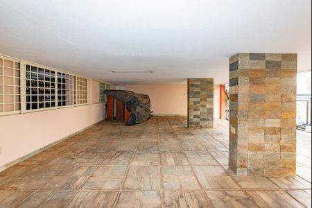 Casa à venda com 622m², 5 quartos e 5 vagas Casa à venda com 622m², 5 quartos e 5 vagasGaragem