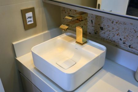 Apartamento à venda com 37m², 2 quartos e 1 vaga Apartamento à venda com 37m², 2 quartos e 1 vagaBanheiro