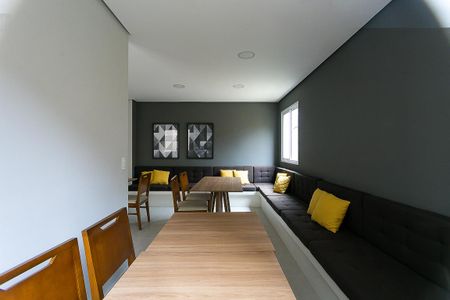 Apartamento à venda com 37m², 2 quartos e 1 vaga Apartamento à venda com 37m², 2 quartos e 1 vagaÁrea comum - Salão de festas