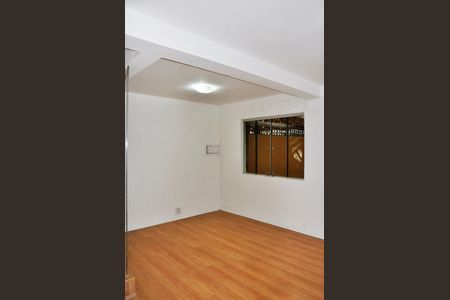 Sala de casa à venda com 3 quartos, 133m² em Vila Cruz das Almas, São Paulo