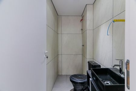 Banheiro de apartamento para alugar com 2 quartos, 56m² em Ferreira, São Paulo