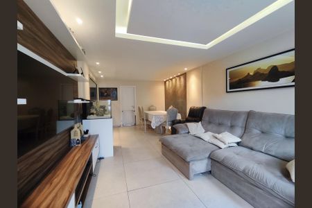 Casa de condomínio para alugar com 220m², 3 quartos e 2 vagasSala