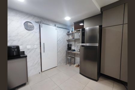 Casa de condomínio para alugar com 220m², 3 quartos e 2 vagasCozinha
