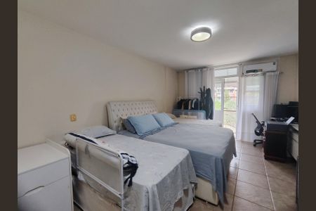 Casa de condomínio para alugar com 220m², 3 quartos e 2 vagasSuíte 1