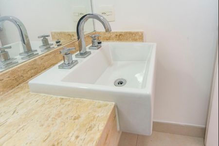 Apartamento para alugar com 67m², 2 quartos e 1 vaga Apartamento para alugar com 67m², 2 quartos e 1 vagaBanheiro do Quarto 2