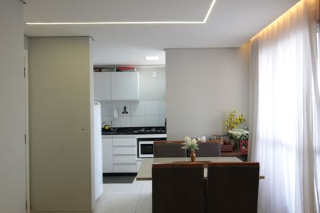 Sala de apartamento à venda com 2 quartos, 62m² em Serrano, Belo Horizonte