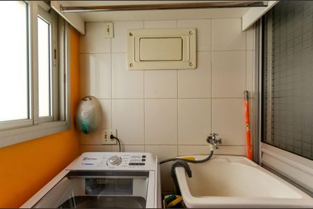 Apartamento à venda com 58m², 2 quartos e 1 vaga Apartamento à venda com 58m², 2 quartos e 1 vagaÁrea de Serviço