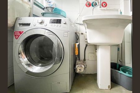 Apartamento à venda com 70m², 2 quartos e 1 vagaÁrea de Serviço