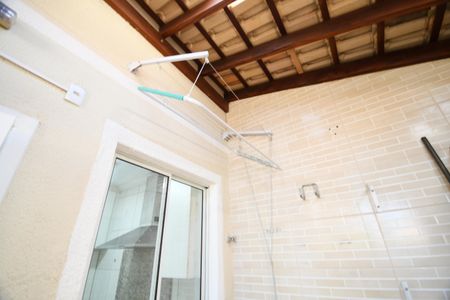 Casa de condomínio à venda com 78m², 3 quartos e 2 vagasÁrea de Serviço