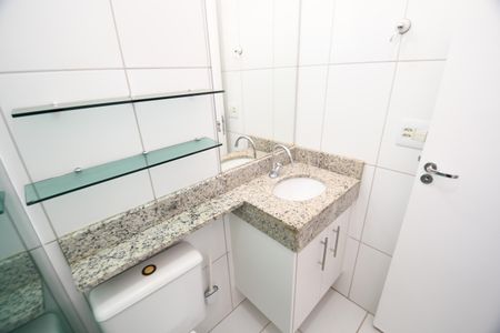 Casa de condomínio à venda com 78m², 3 quartos e 2 vagasBanheiro 2