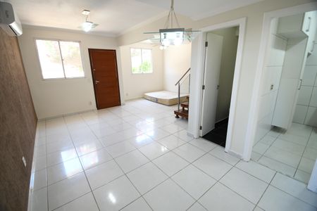Sala de casa de condomínio à venda com 3 quartos, 78m² em Fazenda Santa Cândida, Campinas