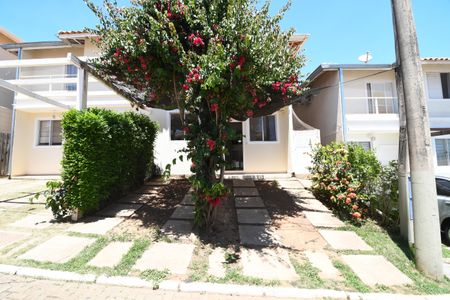 Casa de condomínio à venda com 78m², 3 quartos e 2 vagasFachada