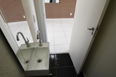 Casa de condomínio à venda com 78m², 3 quartos e 2 vagasLavabo