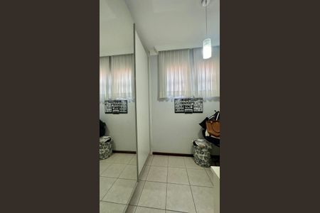 Casa à venda com 315m², 6 quartos e 2 vagasQuarto 