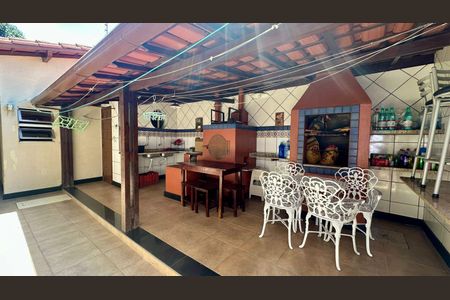 Casa à venda com 315m², 6 quartos e 2 vagasEspaço Gourmet