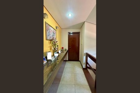 Casa à venda com 315m², 6 quartos e 2 vagasCorredor 