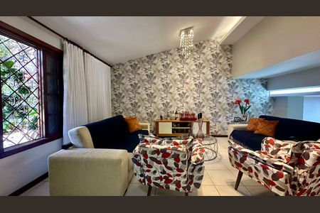 Casa à venda com 315m², 6 quartos e 2 vagasSala 