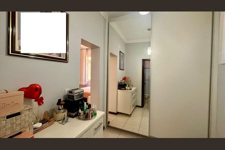 Casa à venda com 315m², 6 quartos e 2 vagasQuarto 