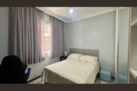 Casa à venda com 315m², 6 quartos e 2 vagasQuarto 