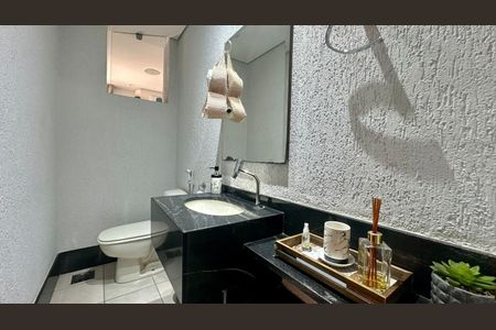 Casa à venda com 315m², 6 quartos e 2 vagasLavabo 