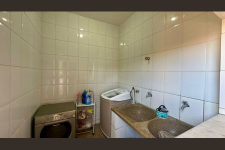 Casa à venda com 315m², 6 quartos e 2 vagasLavanderia 