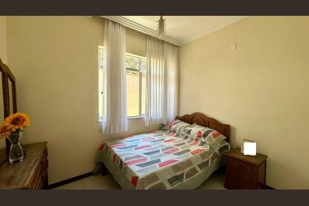 Casa à venda com 315m², 6 quartos e 2 vagasQuarto 