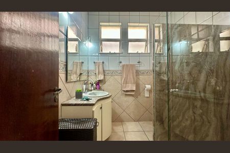 Casa à venda com 315m², 6 quartos e 2 vagasBanheiro 