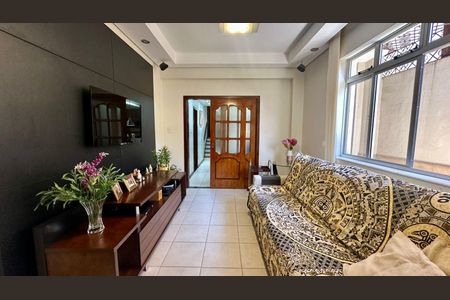 Casa à venda com 315m², 6 quartos e 2 vagasSala de tv 