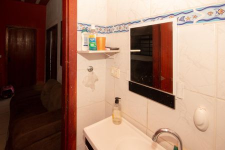 Casa à venda com 360m², 8 quartos e 4 vagasCasa 1 - Banheiro Social 