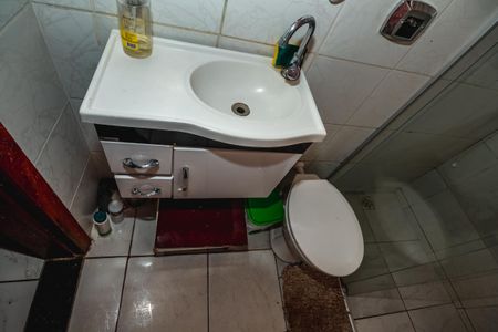 Casa à venda com 360m², 8 quartos e 4 vagasCasa 1 - Banheiro Social 