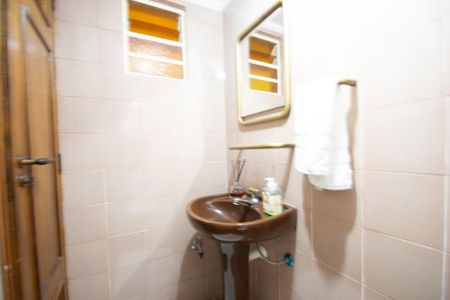 Casa à venda com 254m², 3 quartos e 2 vagas Casa à venda com 254m², 3 quartos e 2 vagaslavabo