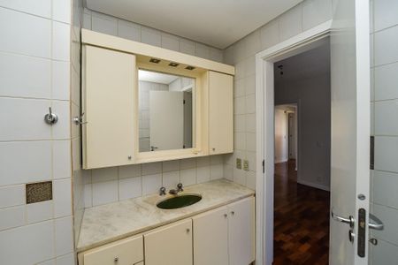 Apartamento à venda com 112m², 3 quartos e 1 vaga Apartamento à venda com 112m², 3 quartos e 1 vagaBanheiro da Suíte