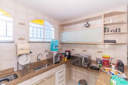 Casa para alugar com 435m², 4 quartos e 5 vagasCozinha e Área de Serviço