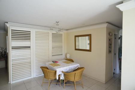 Apartamento à venda com 130m², 3 quartos e 2 vagasSala