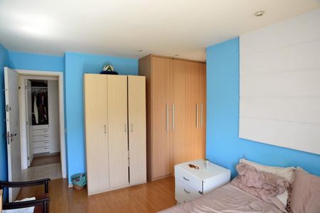 Apartamento à venda com 130m², 3 quartos e 2 vagasQuarto 2