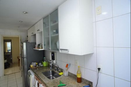 Apartamento à venda com 130m², 3 quartos e 2 vagasCozinha