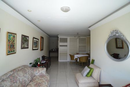 Apartamento à venda com 130m², 3 quartos e 2 vagasSala