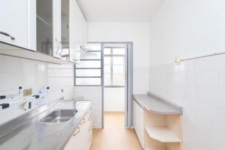 Cozinha de apartamento para alugar com 2 quartos, 47m² em Cristal, Porto Alegre