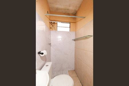 Banheiro Social de casa para alugar com 1 quarto, 65m² em Jardim Dona Deolinda, São Paulo