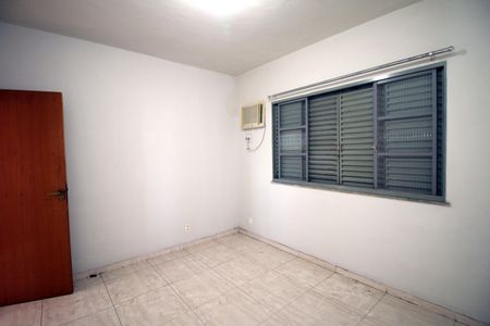 Casa para alugar com 95m², 2 quartos e sem vagaQuarto 2