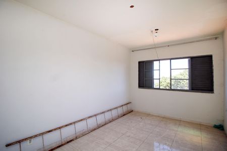 Sala de casa para alugar com 2 quartos, 95m² em Brás de Pina, Rio de Janeiro