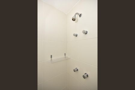 Apartamento à venda com 66m², 2 quartos e 1 vagaChuveiro da Suíte 1