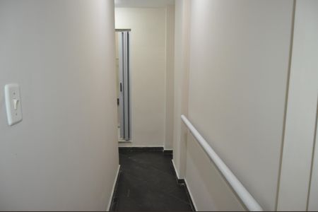 Corredor de apartamento para alugar com 2 quartos, 75m² em Sampaio, Rio de Janeiro