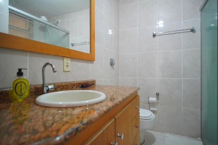 Apartamento à venda com 68m², 2 quartos e sem vagaBanheiro Corredor