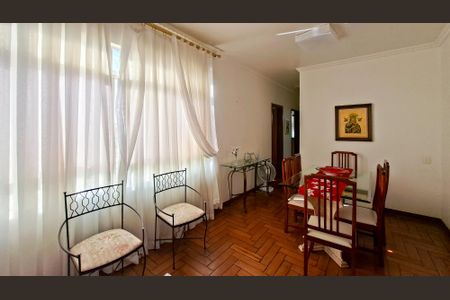 Sala de apartamento à venda com 3 quartos, 78m² em Santa Efigênia, Belo Horizonte